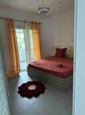 1 sovrum, strykjärn/strykbräda, wi-fi och sängkläder