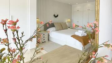 4 slaapkamers, een strijkplank/strijkijzer, gratis wifi, beddengoed