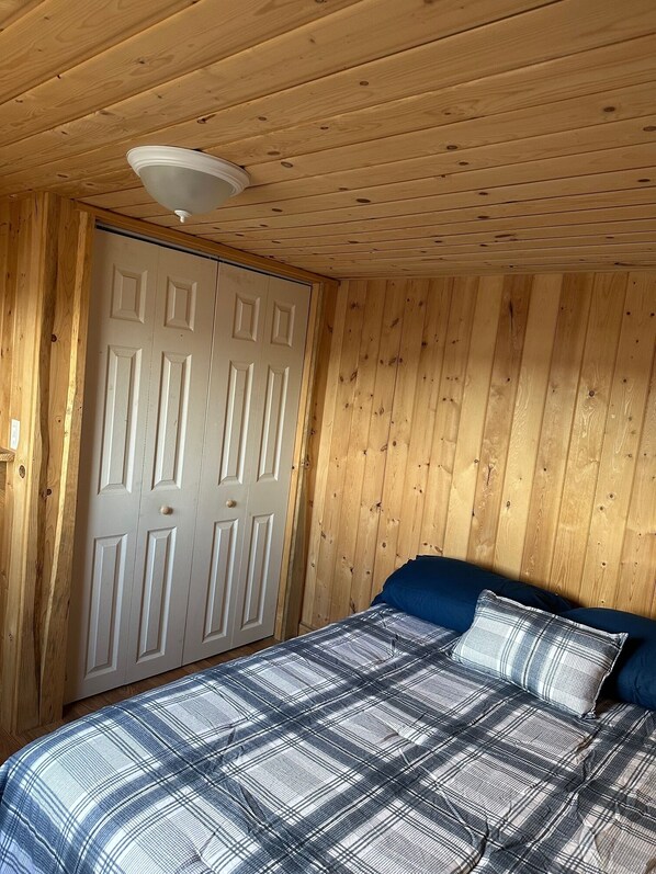 2 多间卧室、床单