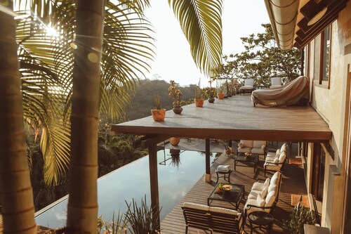  Azafran Gardens - Amazing sunrises and sunsets with ocean and mountain views