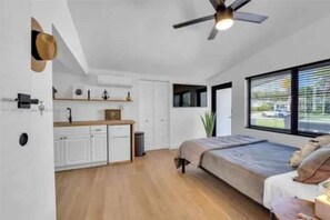 4 chambres, fer et planche à repasser, Wi-Fi, draps fournis