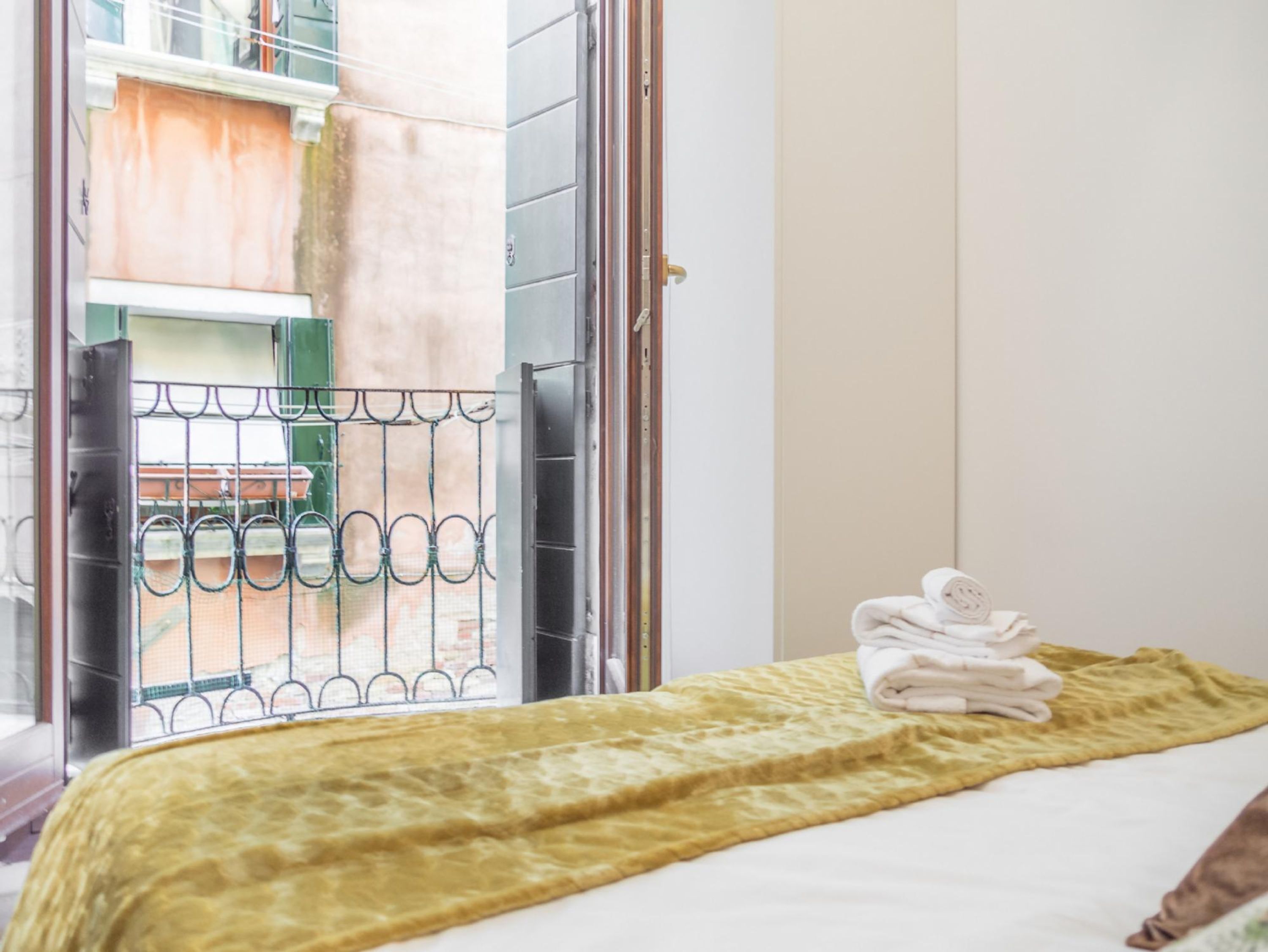 2 عدّة غرف نوم