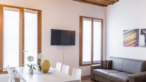 House | 1 bedroom - Accademia Charm 3 by Wonderful Italy (Venice)