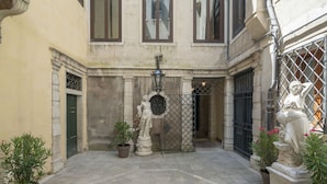 Hus