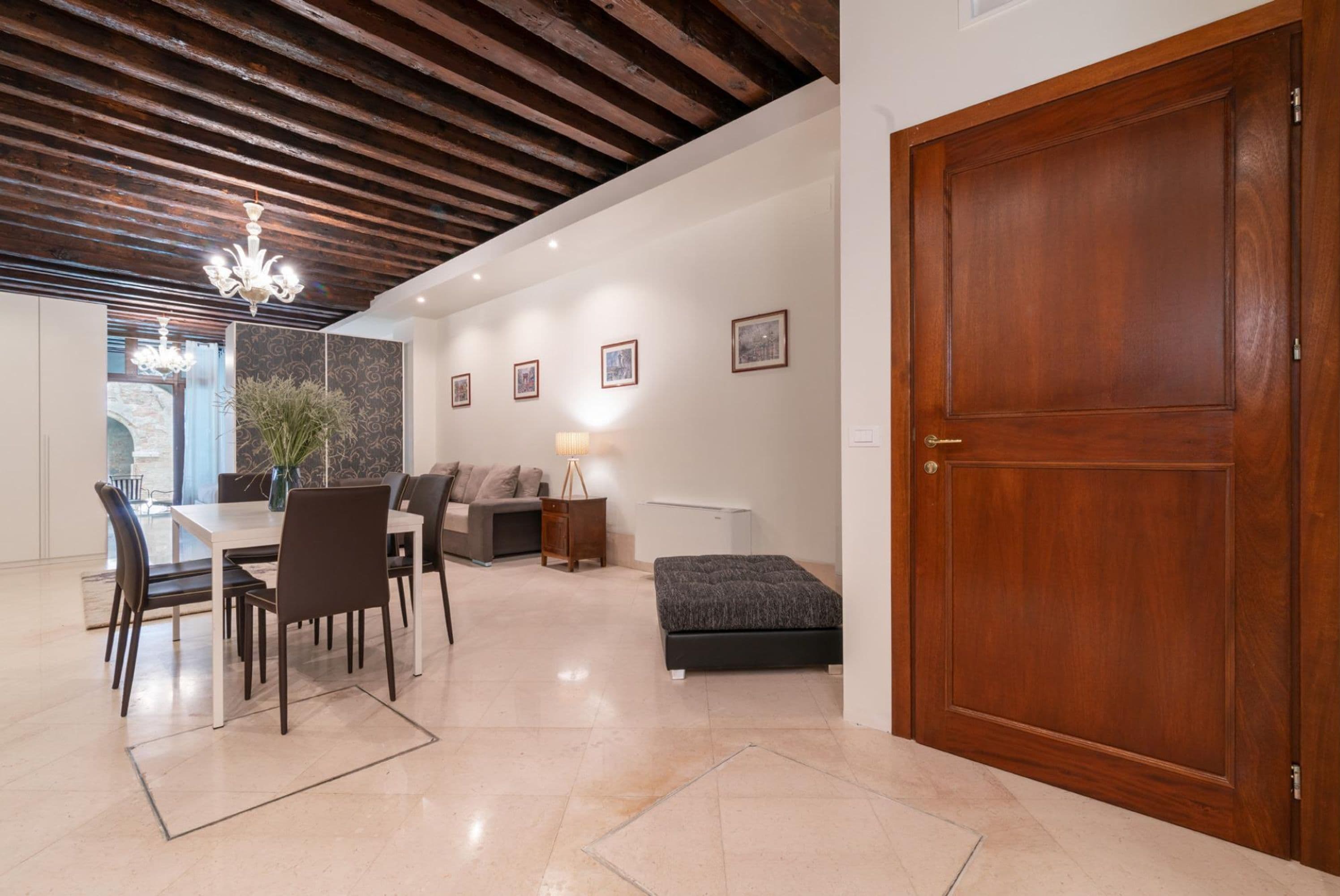 House | 1 bedroom