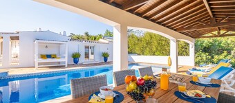 Peaceful retreat w/ heatable pool, Portimão