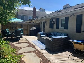 Outdoor dining - Endless Beach #B (Virginia Beach)