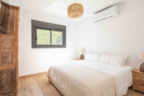 4 bedrooms