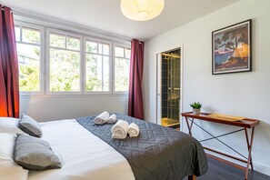 3 bedrooms, iron/ironing board, free WiFi, bed sheets