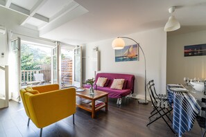 TV - Pita - Appartement terrasse au plein coeur du Moulleau (Arcachon)