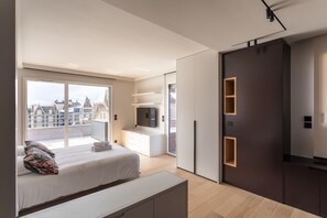 2 slaapkamers, een bureau, een strijkplank/strijkijzer, gratis wifi