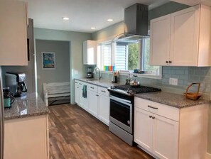 Private kitchen - Serenity on Omena Bay - NEW! (Omena)
