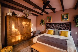 Luxury Apartment | 3 bedrooms, in-room safe, individually decorated, individually furnished