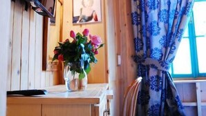 City Room, 1 Double Bed, Non Smoking, City View - 101 | Escritorio, espacio para trabajar con un portátil, wifi gratis