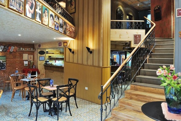 Reception - Hotel London (Tirana)