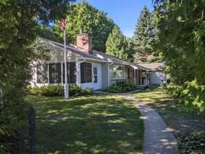 Exterior - William & Main - Family Home in Downtown Leland! (Leland)