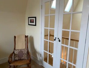 Interior - The Heron Cottage (Northport)