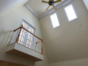 Interior - The Heron Cottage (Northport)