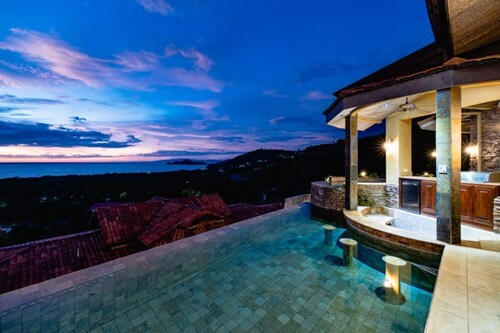 Playa Hermosa Hillside Villa • 3 BR • Infinity Pool & Ocean Views