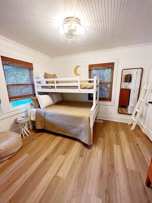 3 bedrooms, desk, iron/ironing board, travel cot