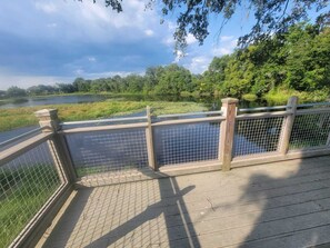 المنطقة المحيطة بالمنشأة