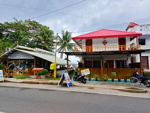 Breakfast, lunch, dinner served; beach views - Room-Cola Inn (San Juan)