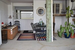Dining - Whelk-M-Home- Waterfront w/ Shared Deep Water Dock. (Chincoteague)