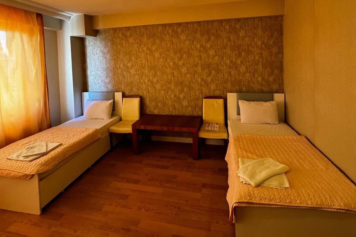 Chambre économique double ou avec lits jumeaux | Accès au Wi-Fi (inclus)
