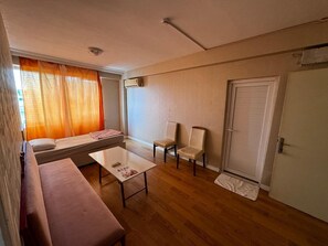 Basic Double or Twin Room | Free WiFi - ESEN OTEL (Antalya)