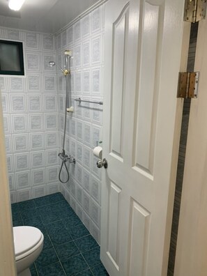 Towels, soap, shampoo, toilet paper