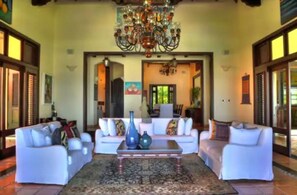 Interior - Villa Shangri-La-Luxury oceanfront Vacation villa (Cabarete)