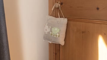 Decoración individual, mobiliario individual, escritorio