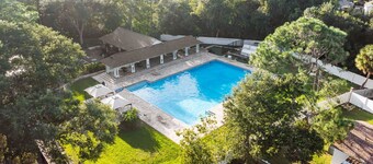 Serene 4BR Lakeside Retreat - Fire Pit & Comm Pool