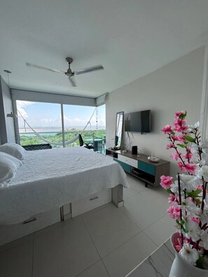 1 soverom, strykejern/-brett, reiseseng for barn og wi-fi