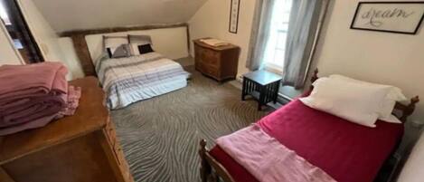 2 bedrooms, WiFi, bed sheets