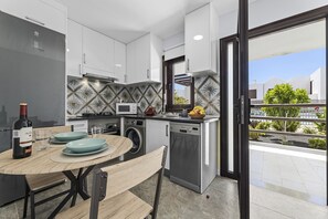 Fridge, microwave, coffee/tea maker, electric kettle - Village House | Apartment in Lanzarote - Spain (Puerto del Carmen)