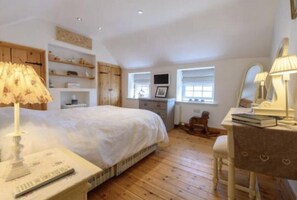 Cottage, 2 Queen Beds | 2 bedrooms, iron/ironing board, free WiFi, bed sheets - French Vintage Cottage in the Heart of the Fens (Spalding)