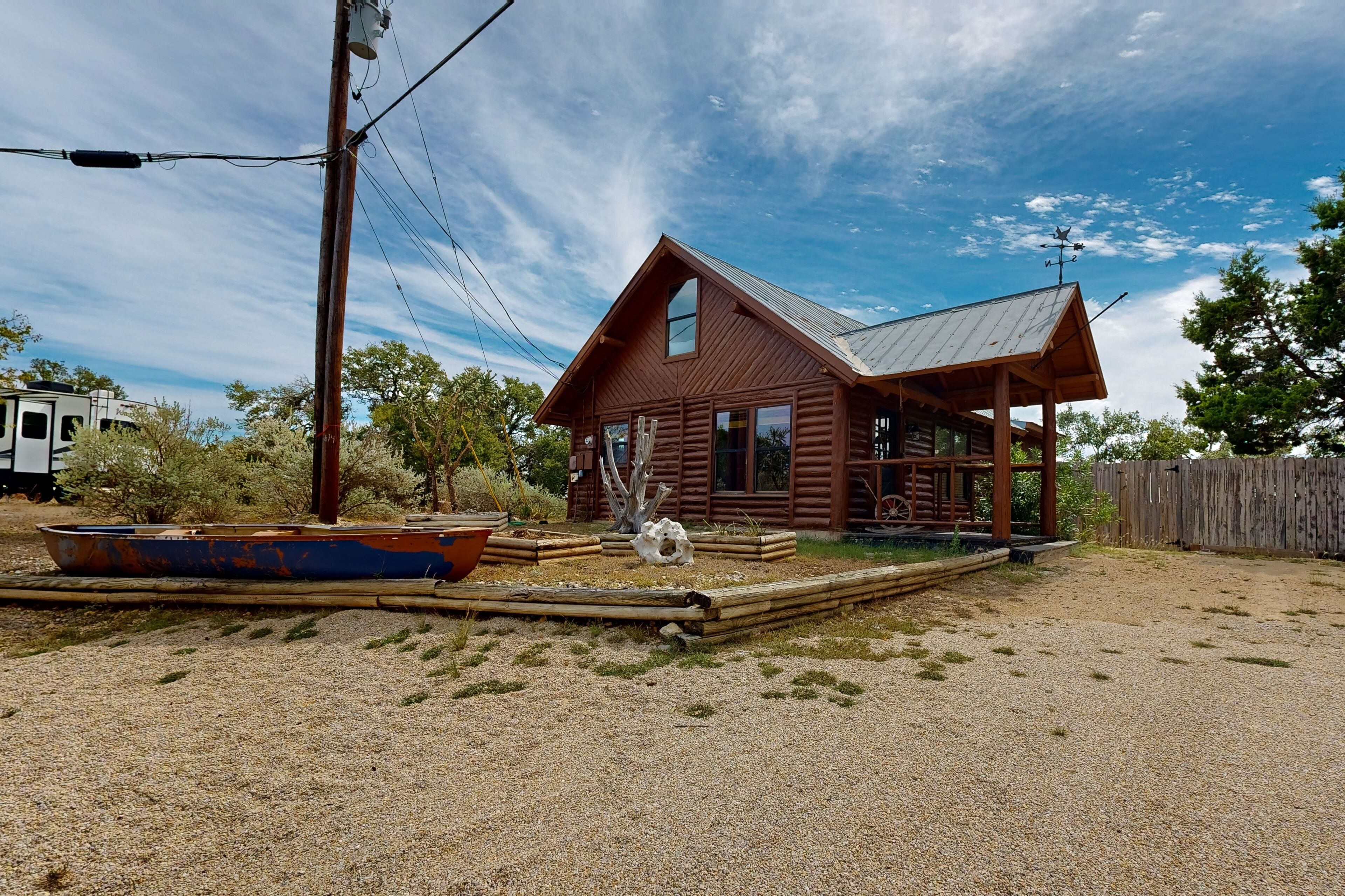 Dog-friendly cabin with Curry Nature Trail views, streaming, large deck, & AC