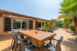 Outdoor dining - Sa Caseta Serra (Portocolom)