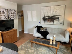 Smart TV - Stylish North Park Bungalow|Patio+Private Parking (San Diego)