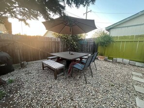 Outdoor dining - Stylish North Park Bungalow|Patio+Private Parking (San Diego)