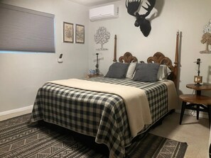 2 bedrooms, iron/ironing board, free WiFi, bed sheets - Stylish, Central Casa Pacifica West in North Park (San Diego)