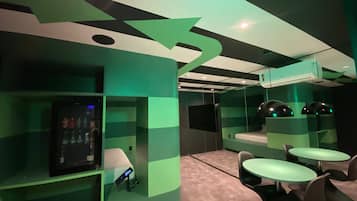 Comfort Room, 1 Katil Raja (King) | 1 bilik tidur, peralatan tempat tidur premium, tilam berlapik, bar mini