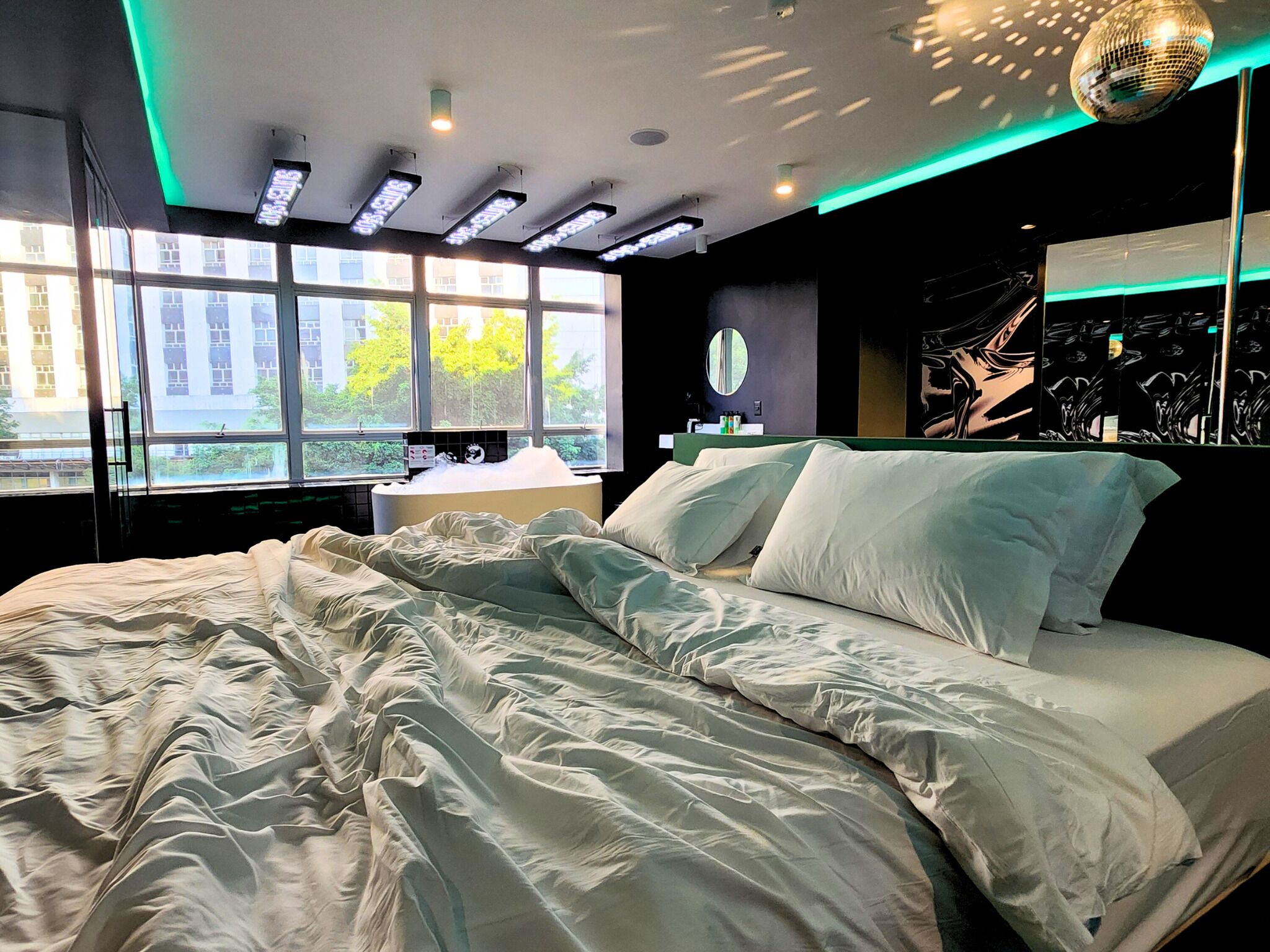 Habitación Premium | Ropa de cama de alta calidad, camas con pillow-top y minibar 