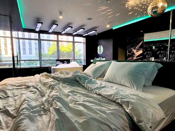 Premium Room | Premium bedding, pillowtop beds, minibar, blackout drapes - Andar de Cima (São Paulo)