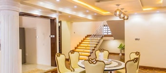 Nanyuki Likizo Castle /5 bedroom/All ensuit / Mt
Kenya/Olpejeta/Camping/Hiking
