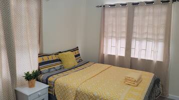 2 makuuhuonetta, silitysrauta/-lauta, Wi-Fi, vuodevaatteet