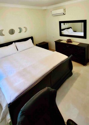 2 多间卧室、办公桌、熨斗/熨衣板、WiFi