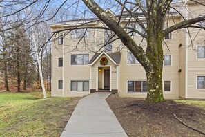 Exterior - Two bedroom Condo With Mountain View And Fireplace (Stratton)