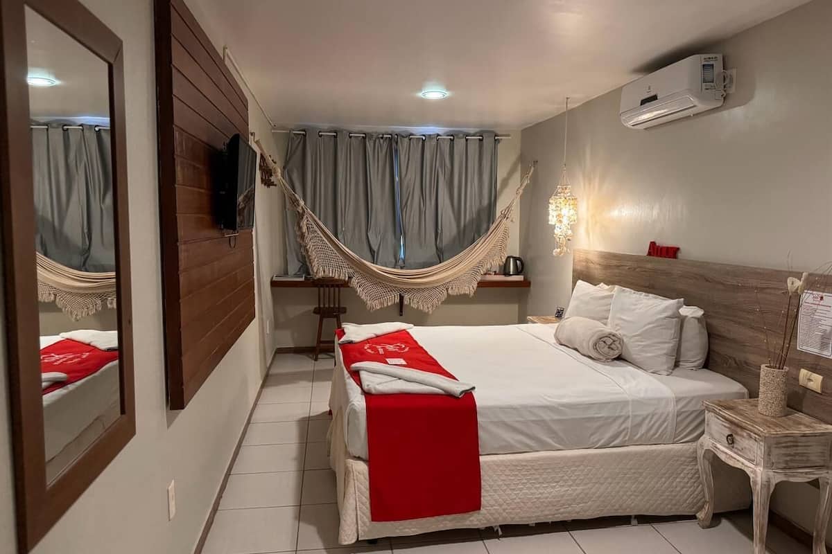 Premium bedding, iron/ironing board, bed sheets